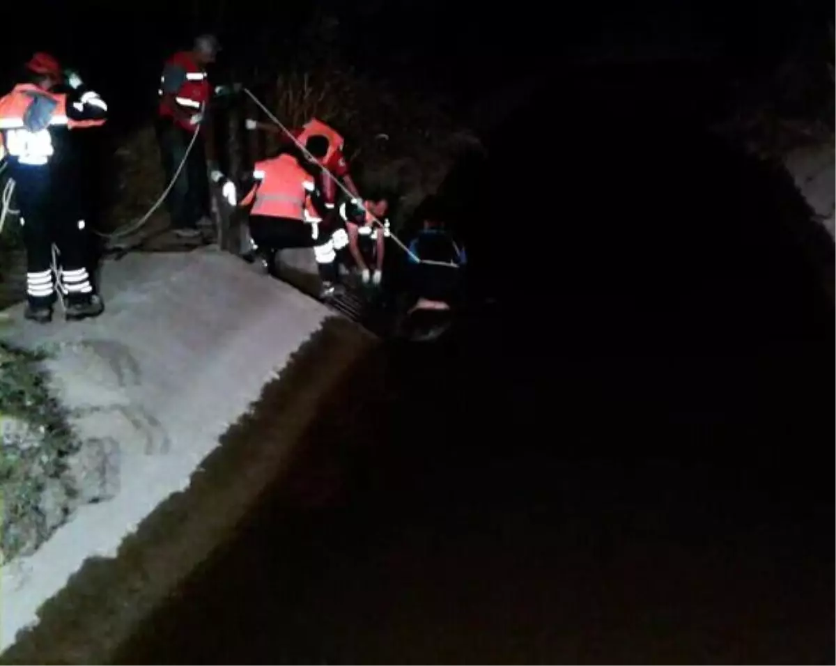 Kuşburnu Toplamaya Çıkan Kadın, Sulama Kanalına Düşerek Öldü