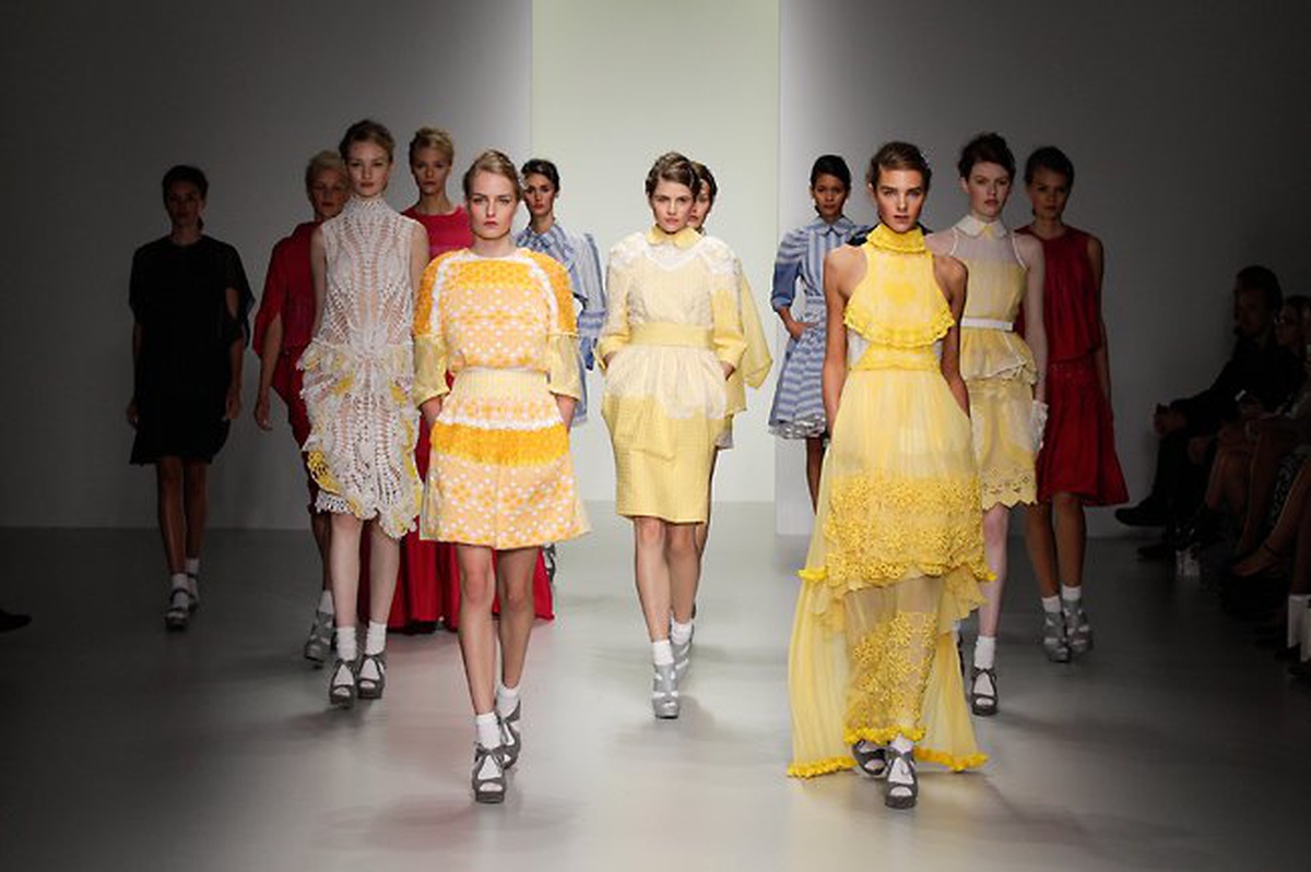 Londra Moda Haftası\'na \'Nazar\' Boncuğu