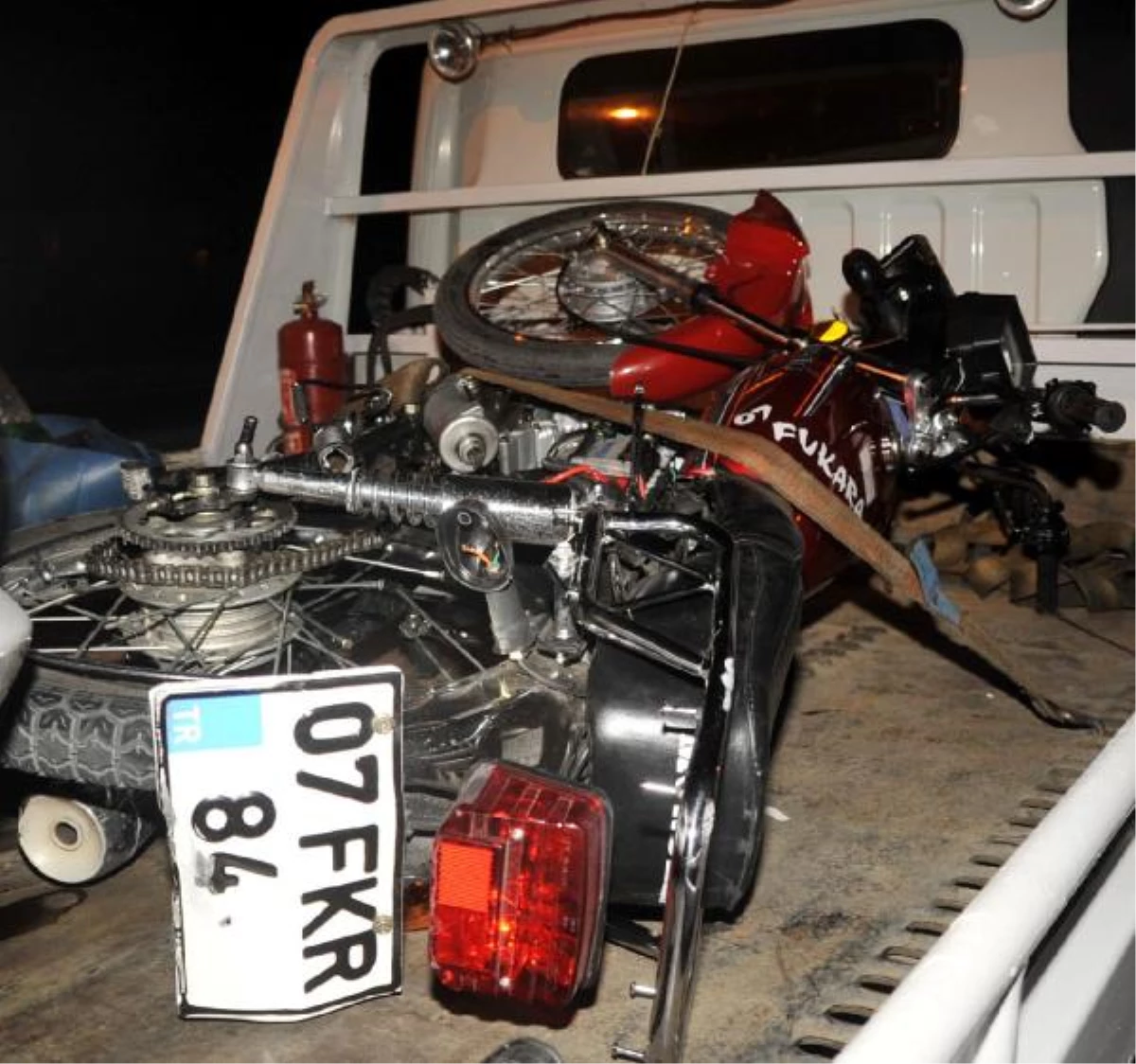 Antalya\'da Motosikletli Şov Acı Bitti: 1 Ölü, 1 Yaralı
