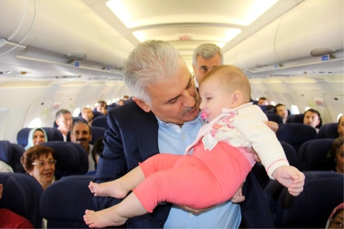 (Özel Haber) Bakan Binali Yıldırım Yolcuları Dinledi