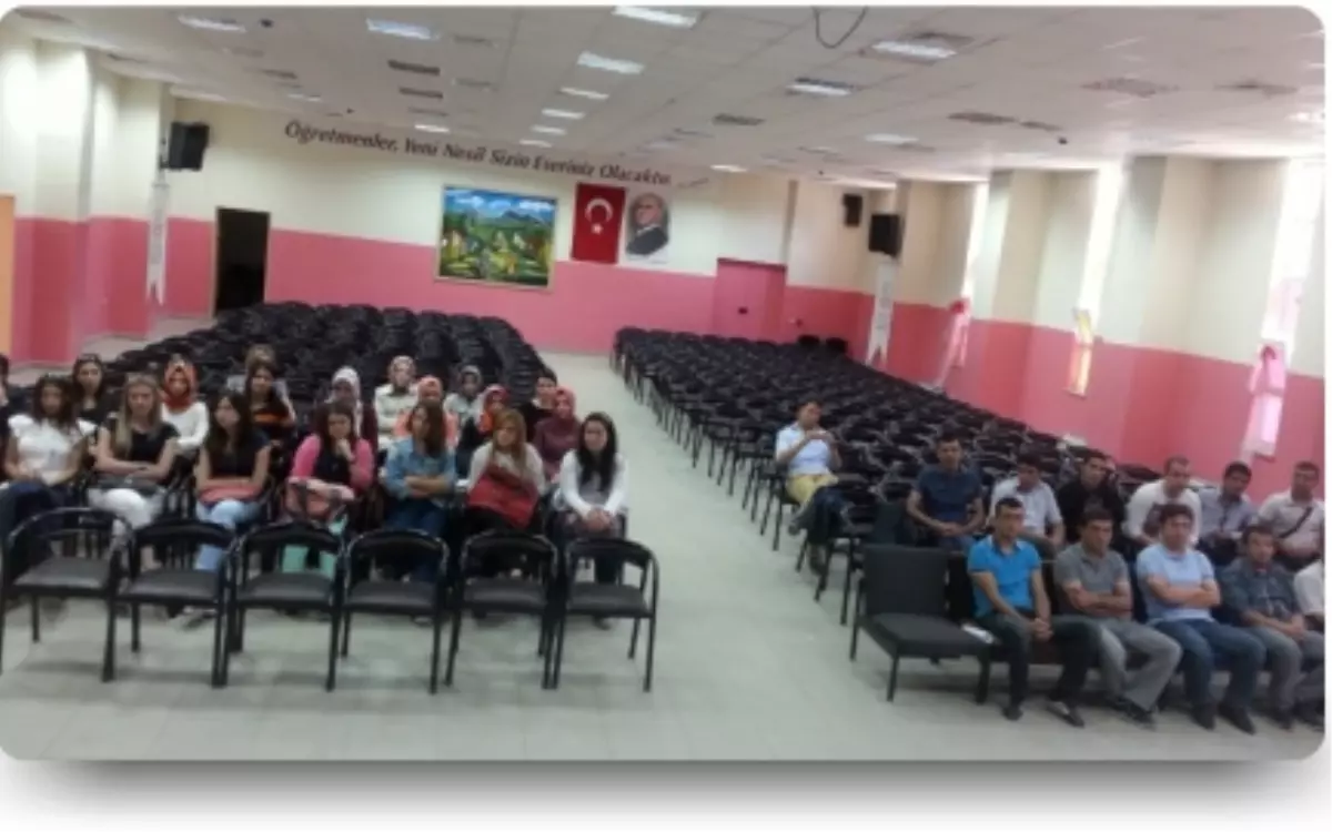Reşadiye\'de Aday Öğretmenlerin Uyum Semineri Başladı