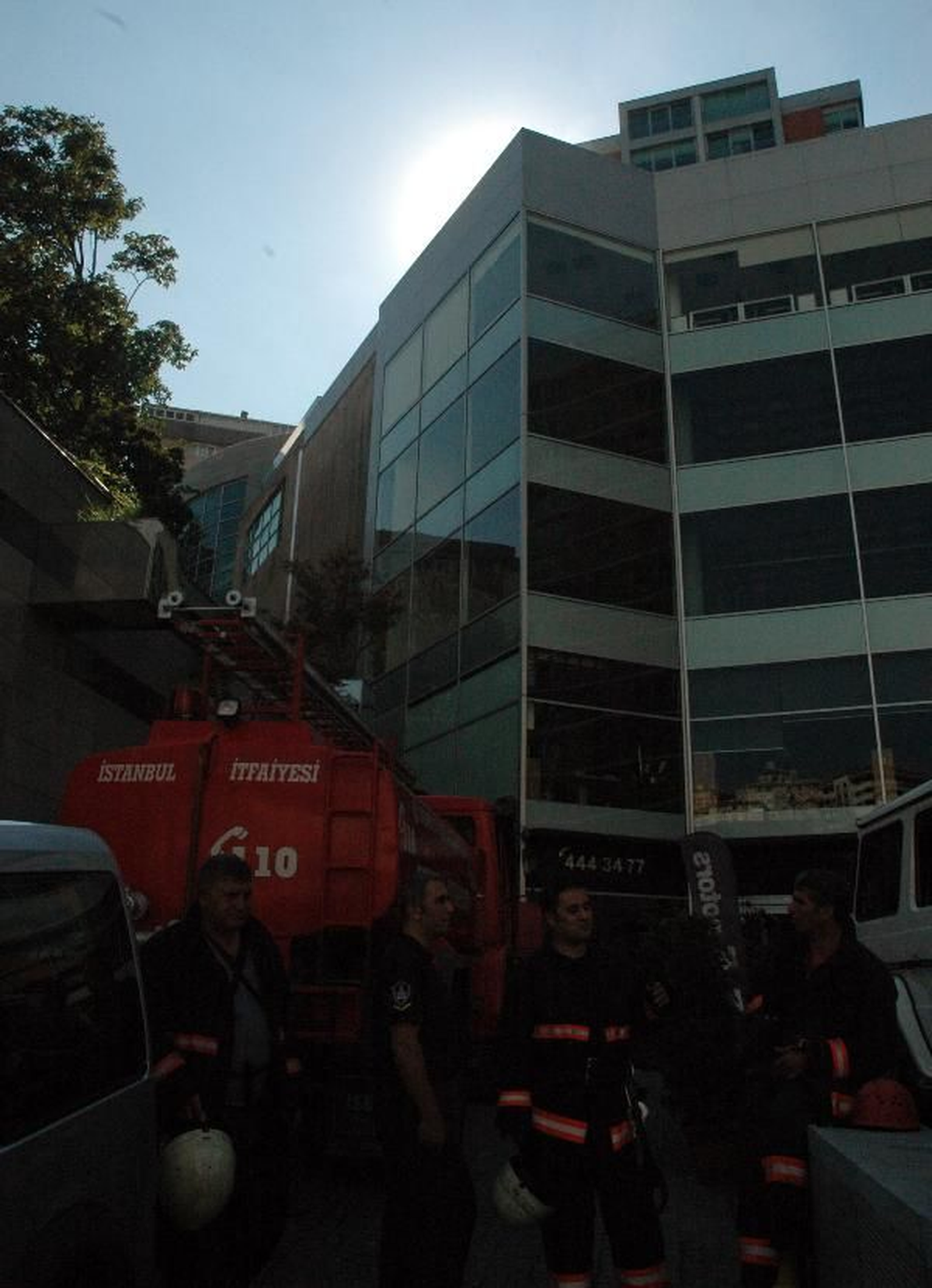 Rezidansta Yangın Paniği