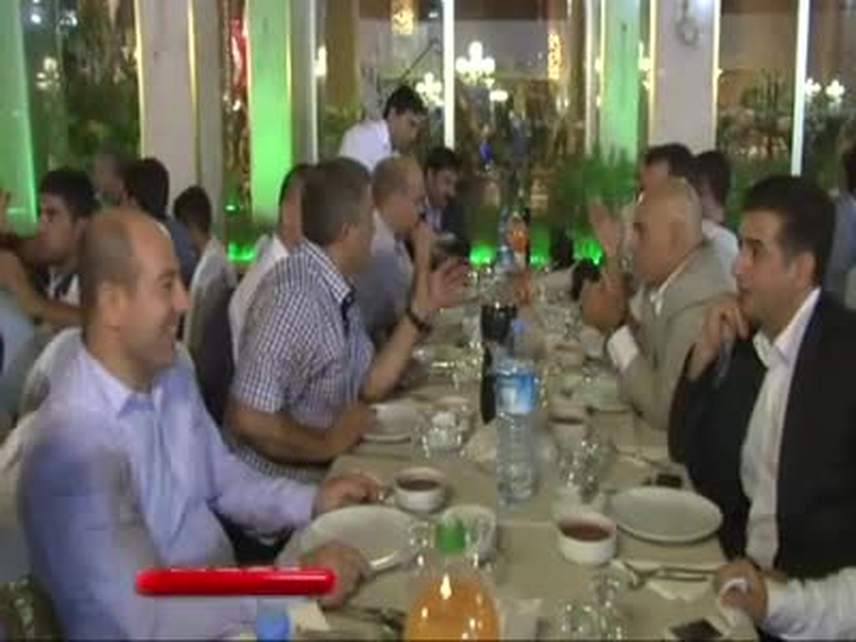 Şanlıurfa\'da Sünnet Düğününde Dolar Yağmuru