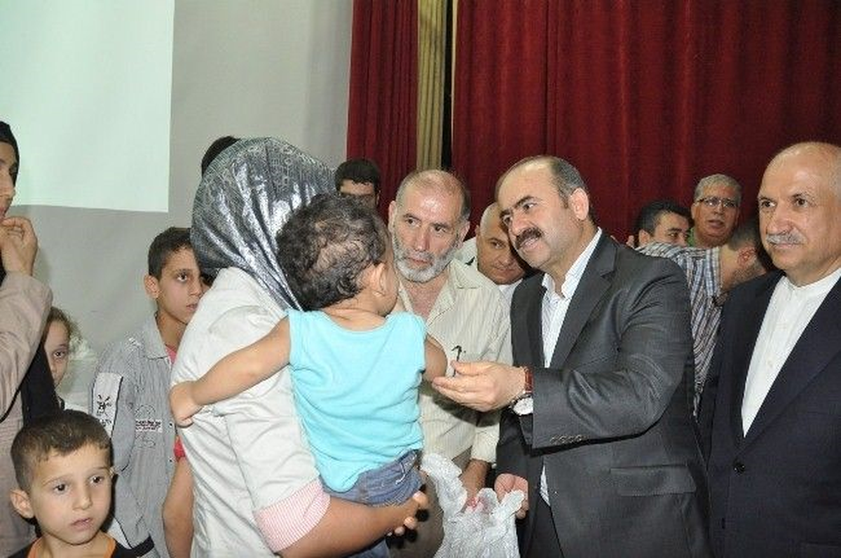 Siirt\'te 300 Çocuğa Kırtasiye ve Gıda Yardımı