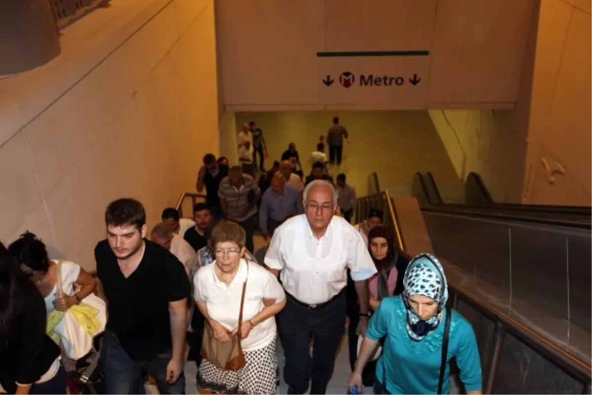 Taksim Yeni Yüzüyle İstanbul\'a Merhaba Dedi