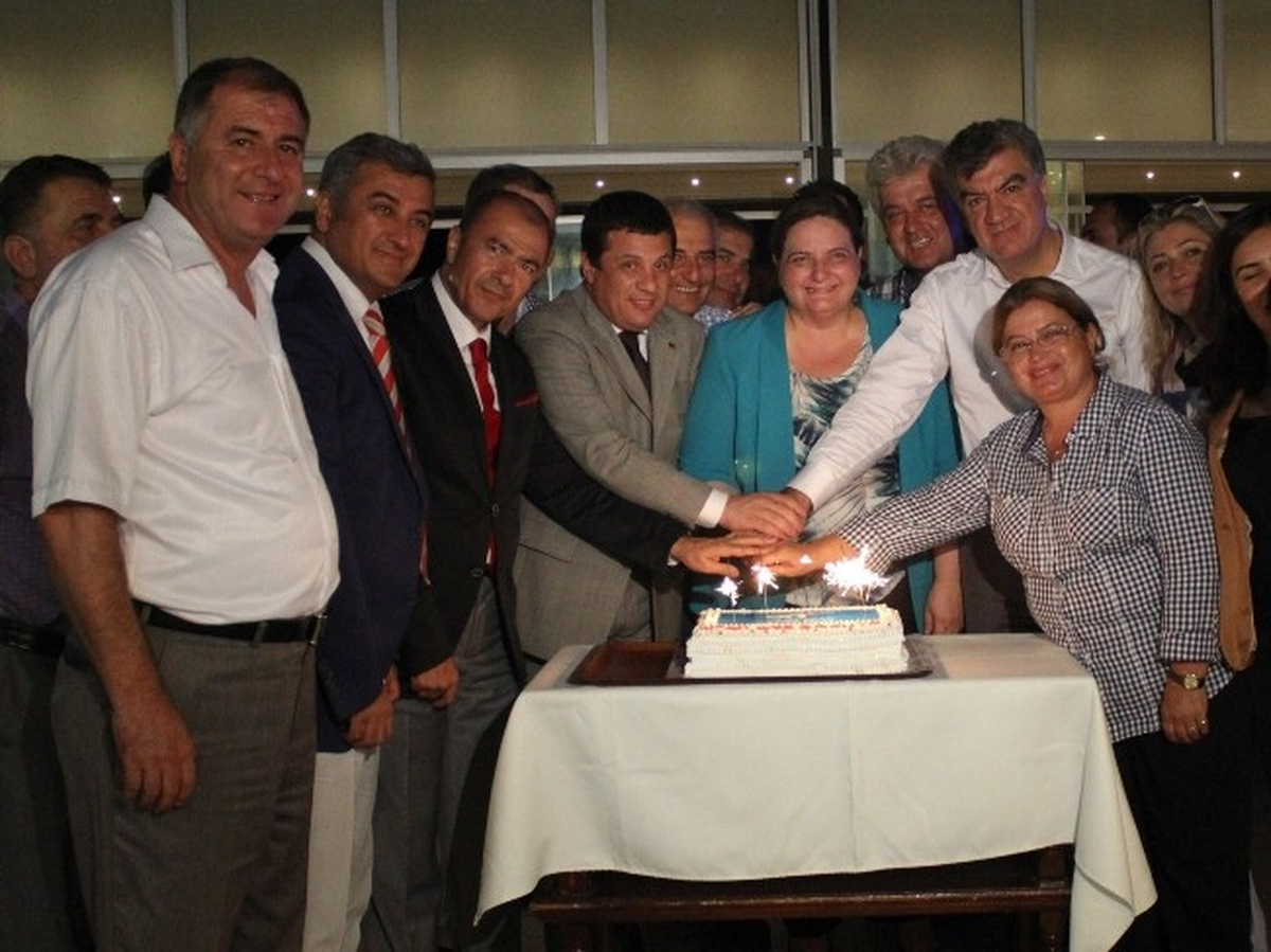 Tamaylıgil CHP\'nin 90. Yaş Gününde Urla\'daydı