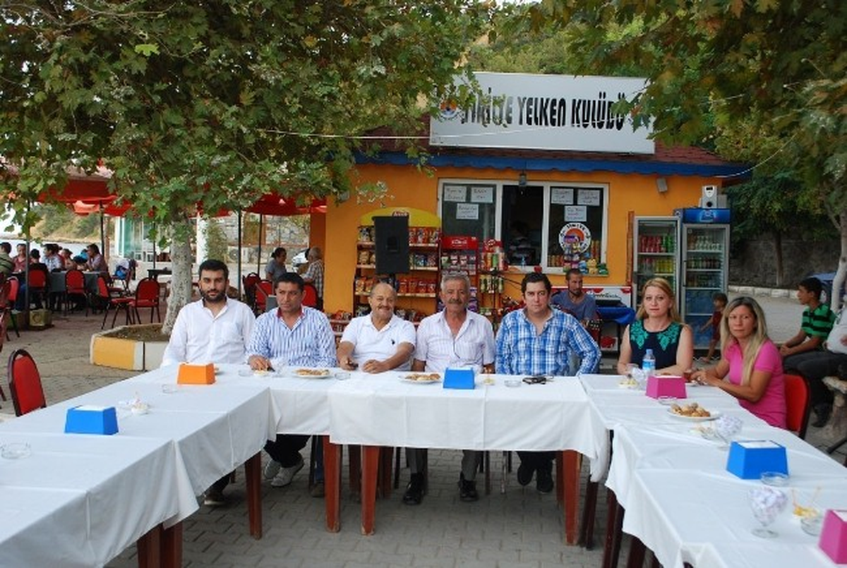 Tirilye\'de Kurtuluş Kokteyli