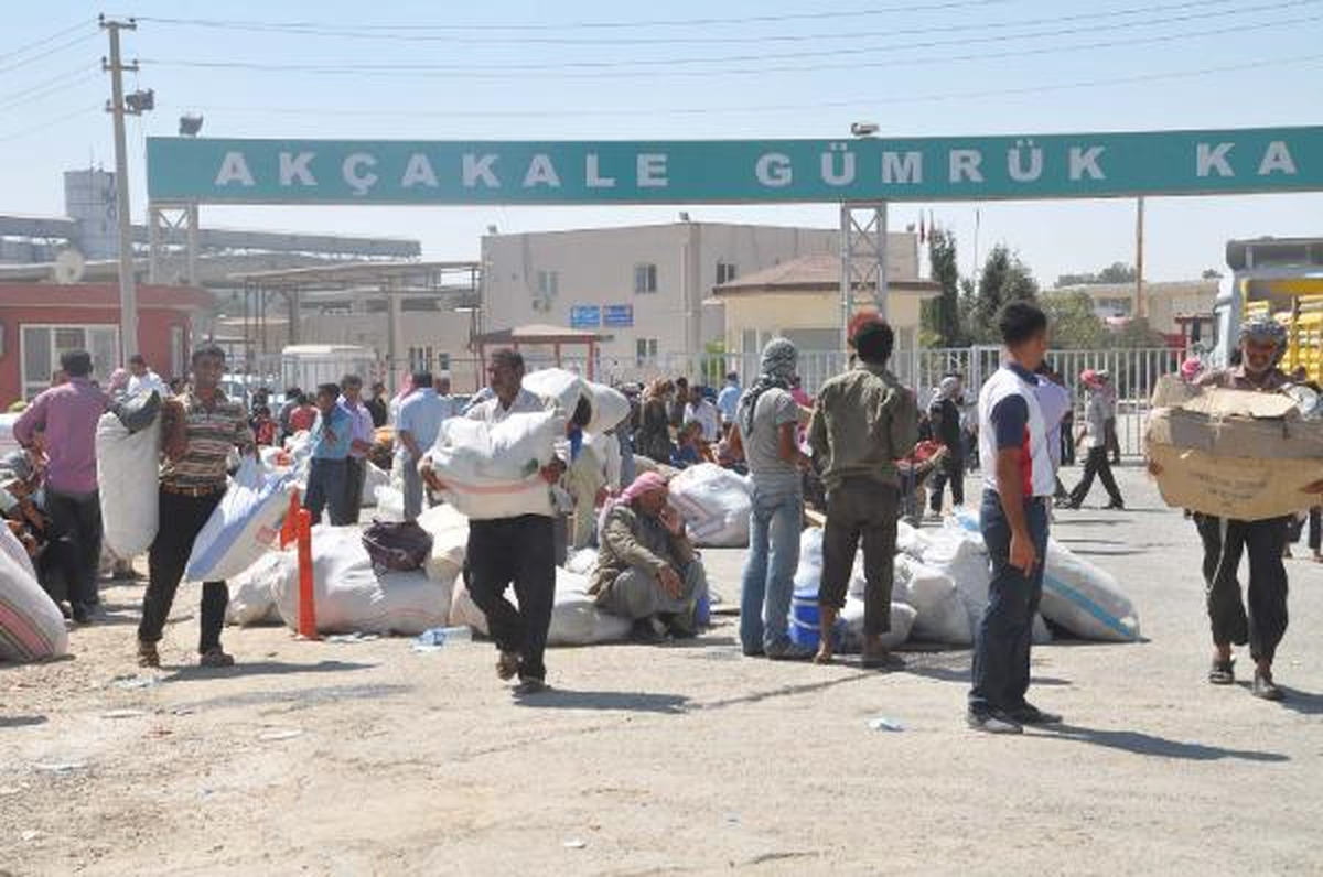 Akçakale\'ye Suriye\'den Gelişler Sürüyor