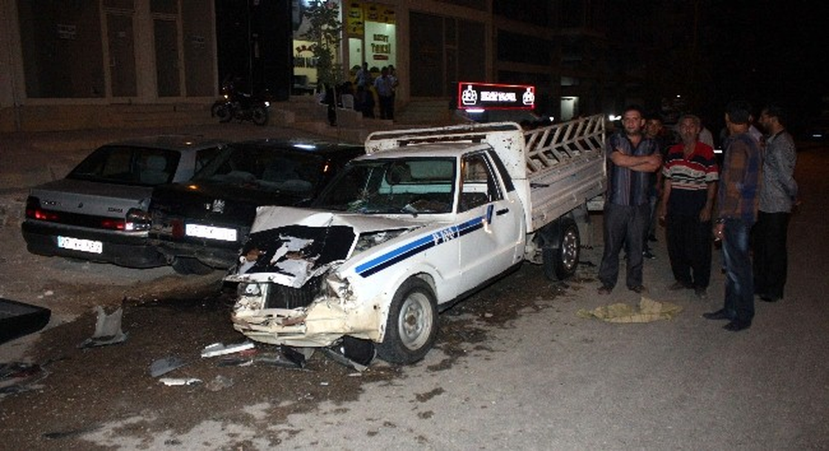 Alkollü Sürücü Yayaların Arasına Daldı