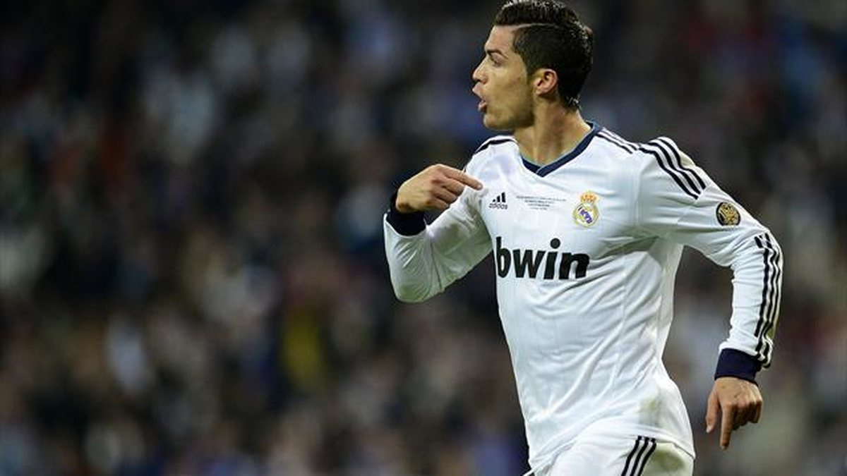 Crıstıano Ronaldo Real Madrid\'le Sözleşmesini Uzattı