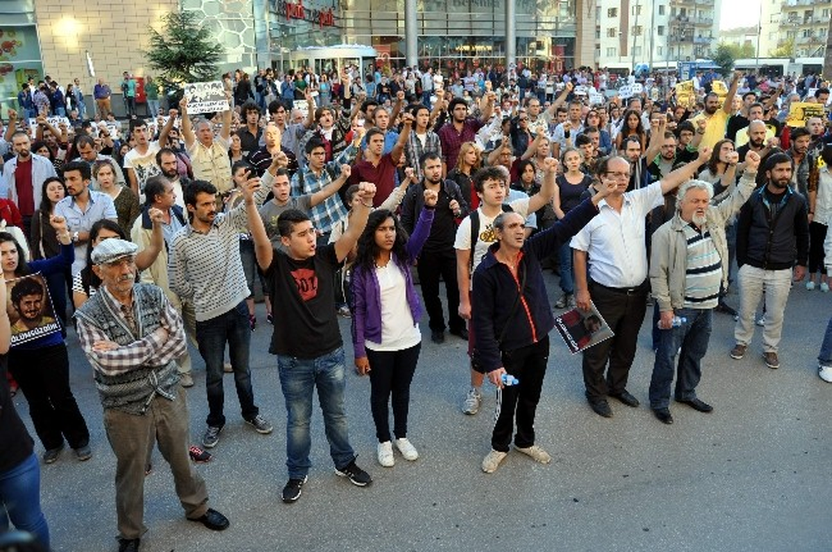 Eskişehir\'de Gezi Olaylarında Ölenler İçin Miting Yapıldı
