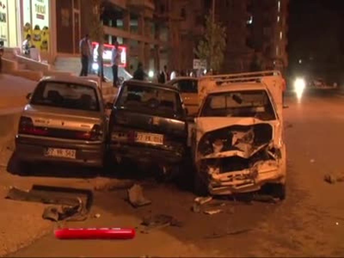 Gaziantep\'te İlginç Kaza, 3\'ü Ağır, 8 Yaralı