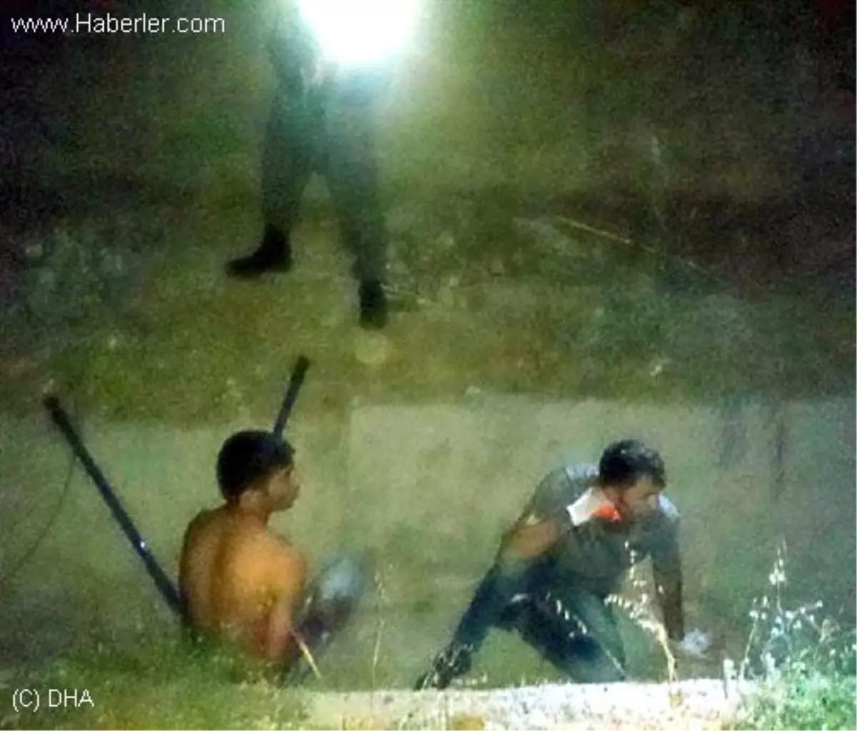 Jandarmadan Kaçarken Merdivenden Düşüp Yaralandı