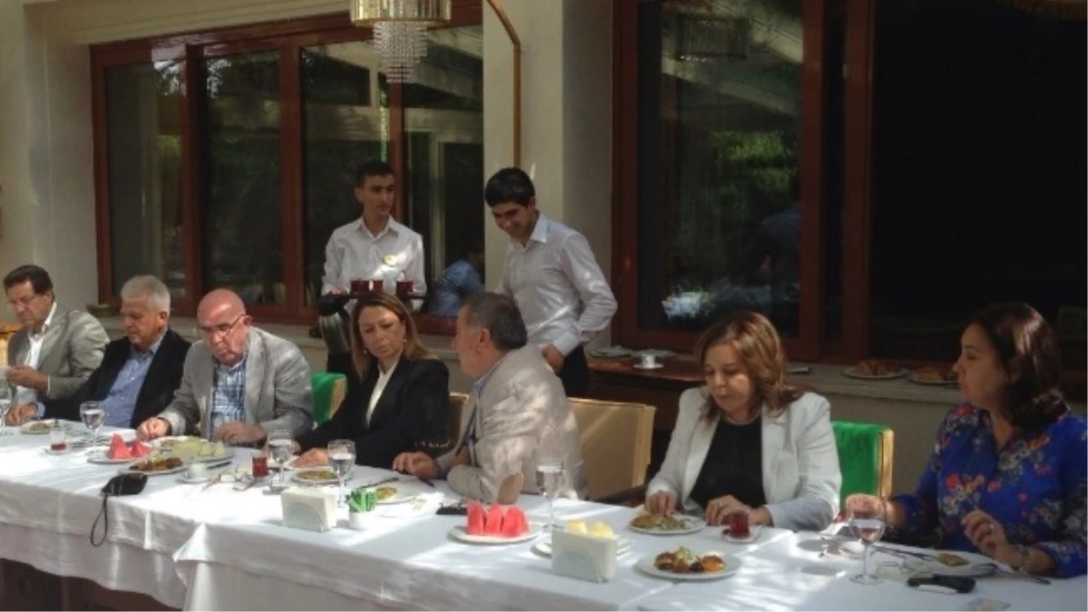 Milletvekili Çalık\'dan İstanbul\'daki Malatya Stk\'larına Ziyaret