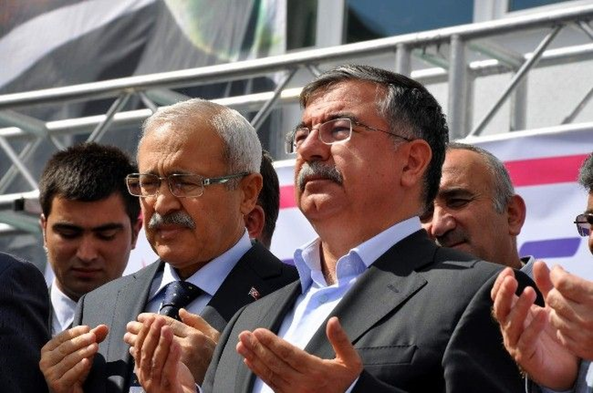 Milli Savunma Bakanı Yılmaz, Sivas\'ta