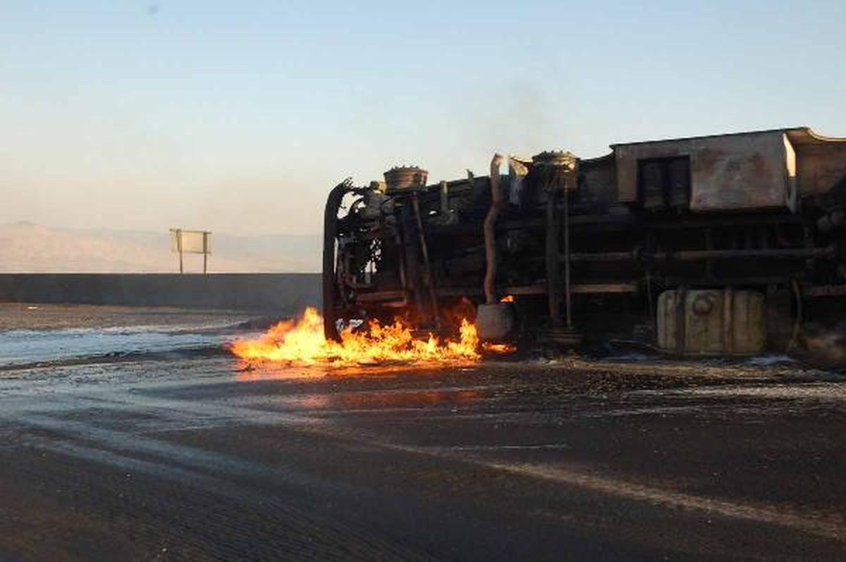 Nurdağı\'nda Lpg Yüklü Tanker Devrildi: 1 Ölü