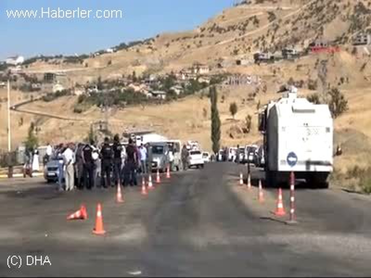 PKK Mezarlığı Açılışına Gitmek İsteyenlere Polis Engeli