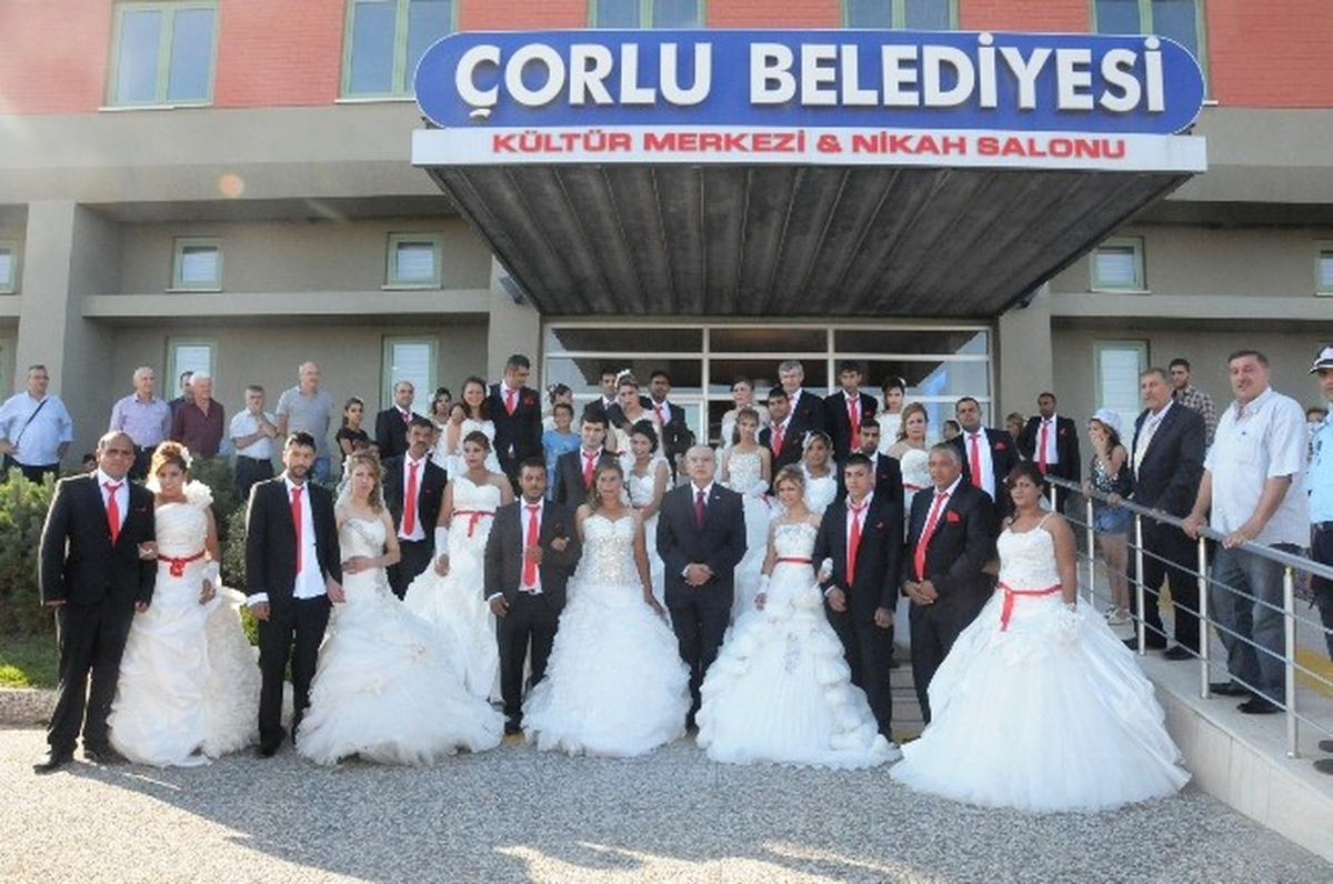 Toplu Nikâh Töreninde 35 Çift Dünya Evine Girdi