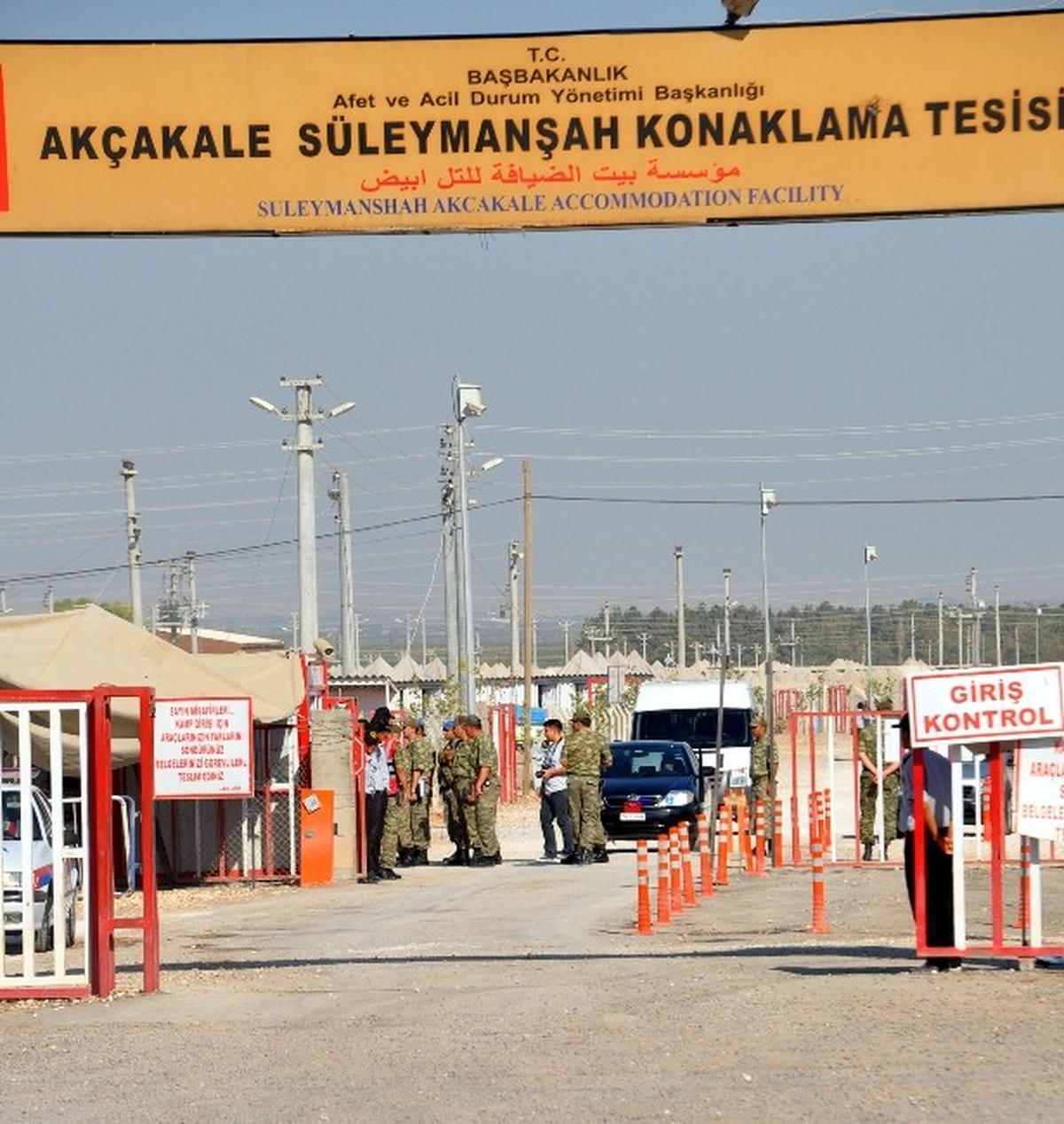 Tümgeneral Harun Ocaklı Çadır Kentti Ziyaret Etti