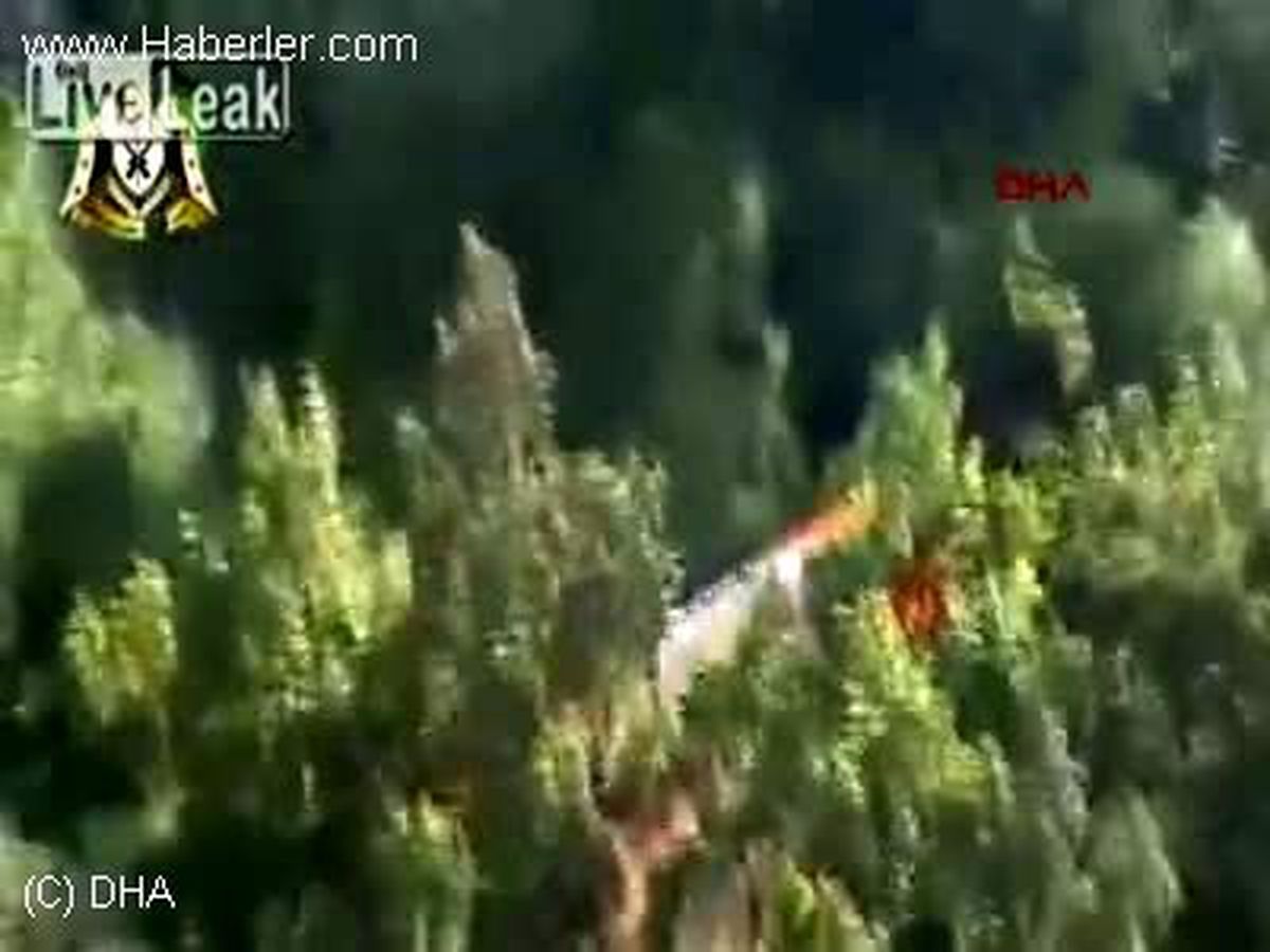 F-16\'lar Sınırda Suriye Helikopterini Düşürdü
