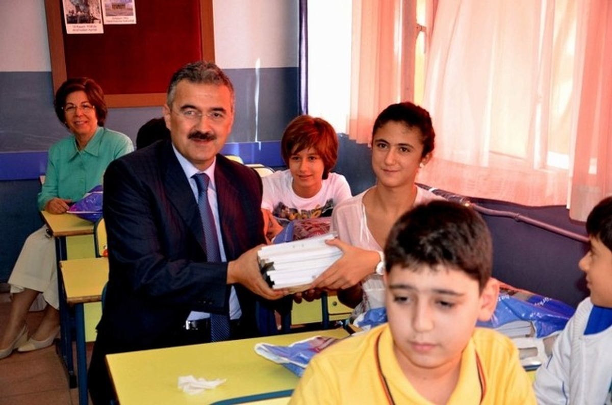 Aydın\'da 177 Bin 635 Öğrenci Ders Başı Yaptı