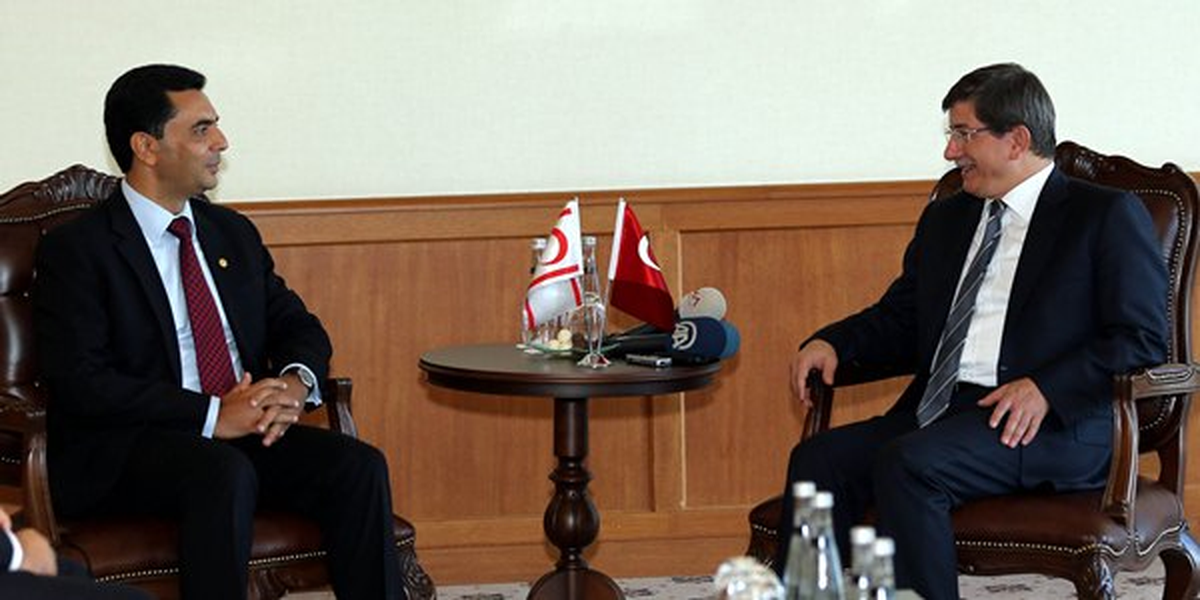 Bakan Davutoğlu KKTC Dışişleri Bakanıyla Biraraya Geldi