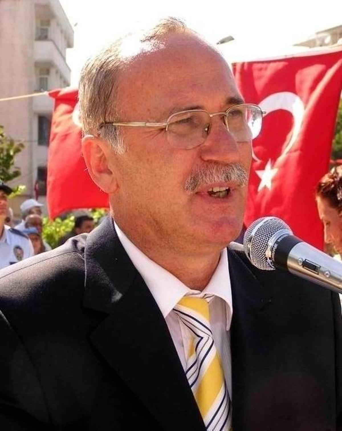Başkan Akova Öğrencileri Unutmadı