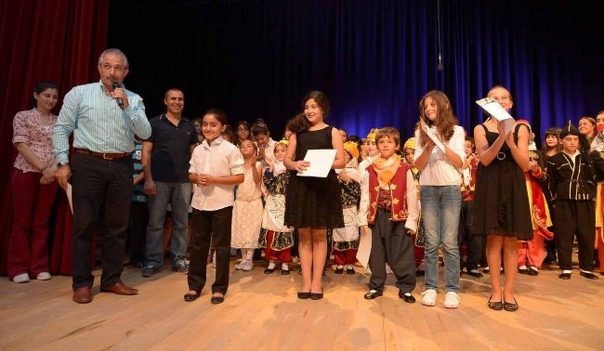 Beylikdüzü\'nde Kursiyerlerin Başarısı Sertifika ile Taçlandı