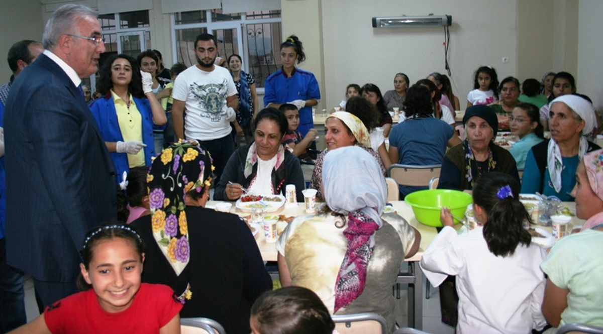 Cemevini Ziyaret Eden Öğüt\'e İlgi Büyük Oldu