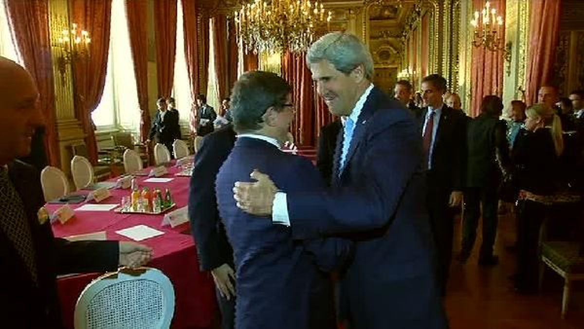 Dışişleri Bakanı Davutoğlu\'nun Paris Temasları