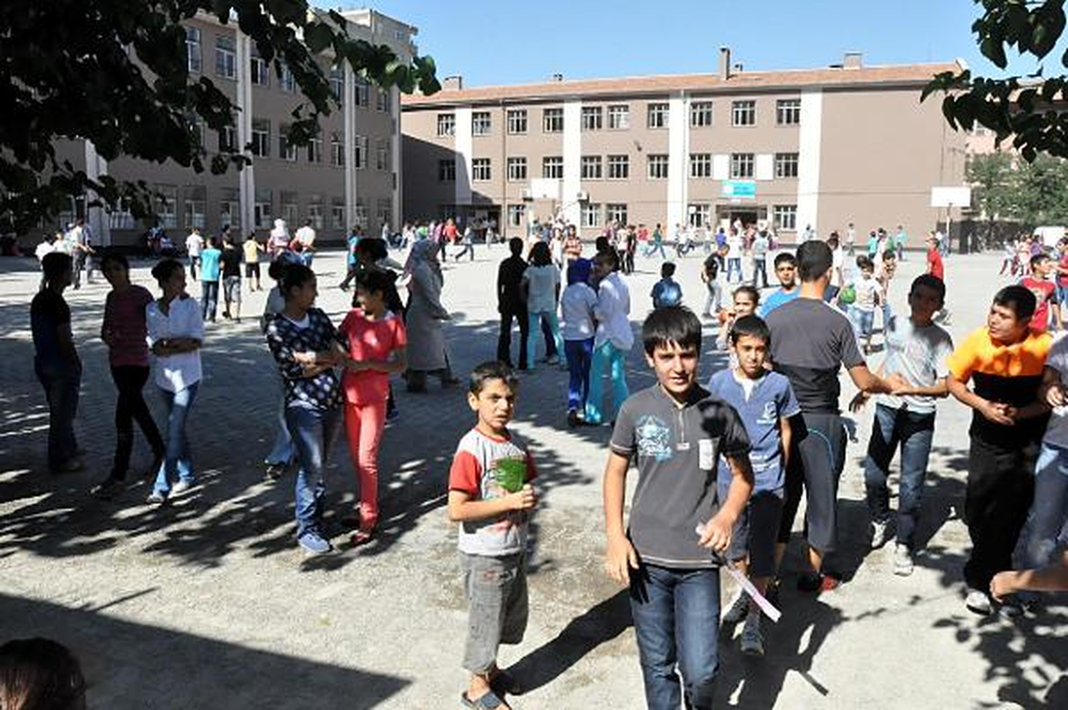 Diyarbakır\'da Yeni Öğretim Yılı \'Boykot\' Gölgesinde Başladı