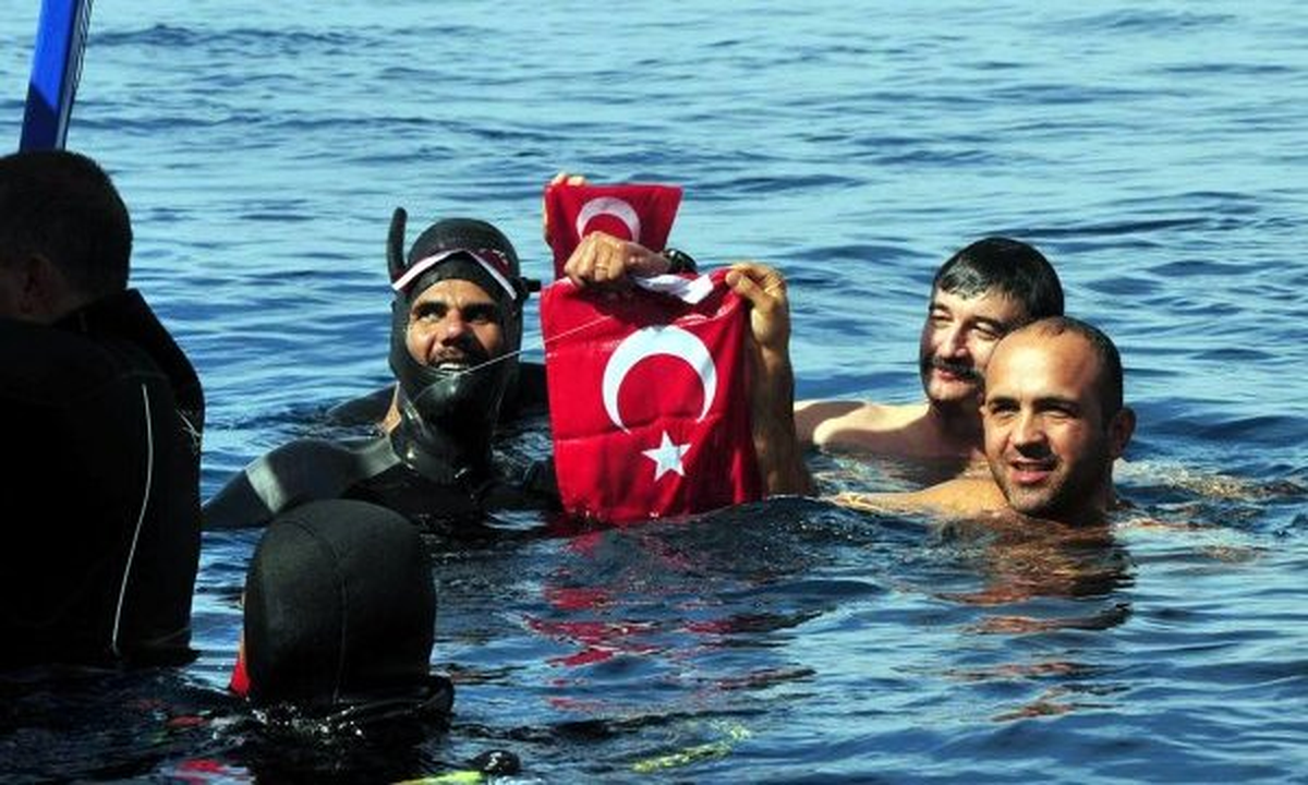 Dünya rekortmeni yüzücüden yeni rekor denemesi ÇANAKKALE