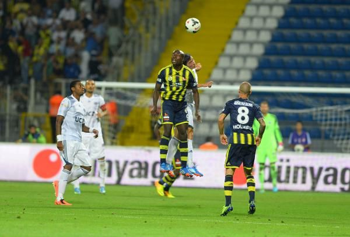 Kasımpaşa: 2 Fenerbahçe: 1 (İlk Yarı)