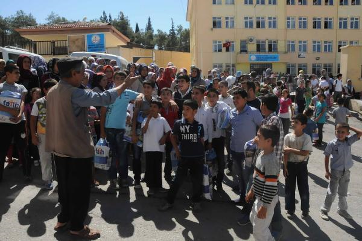 Gaziantep\'te Velilerden \'Uzak Okul\' Eylemi