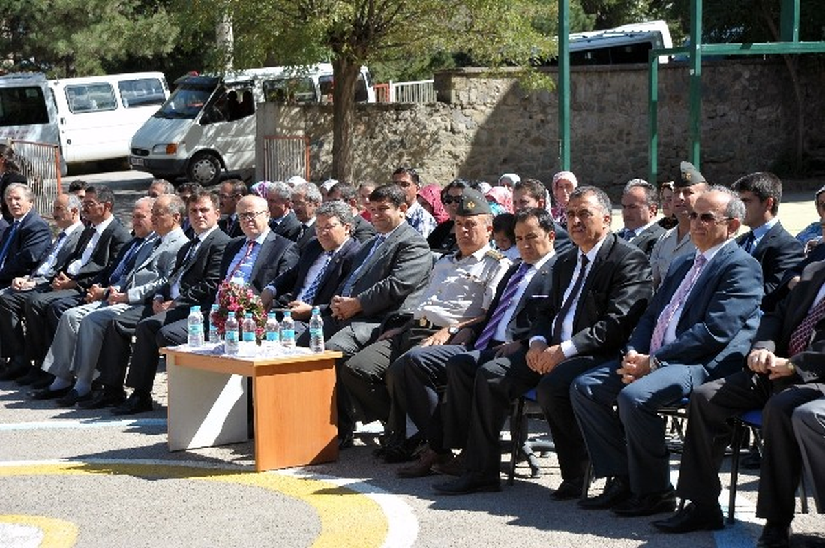 Gümüşhane\'de 19 Bin 477 Öğrenci İçin Ders Zili Çaldı