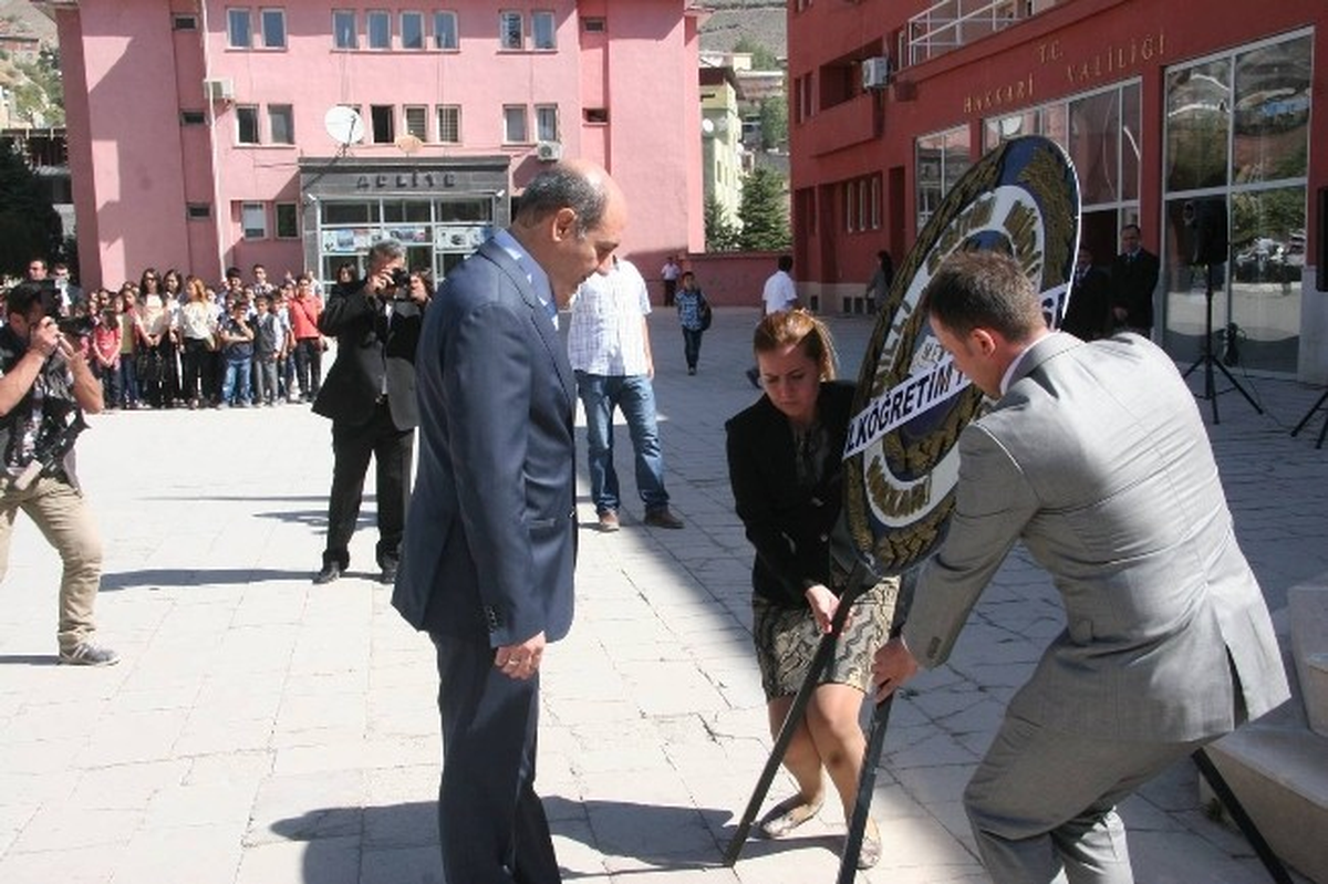 Hakkari\'de İlköğretim Haftası Kutlamaları