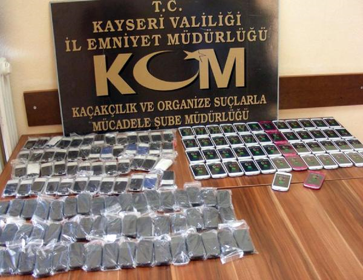 Kayseri\'de Kaçakçılık Operasyonları: 8 Gözaltı
