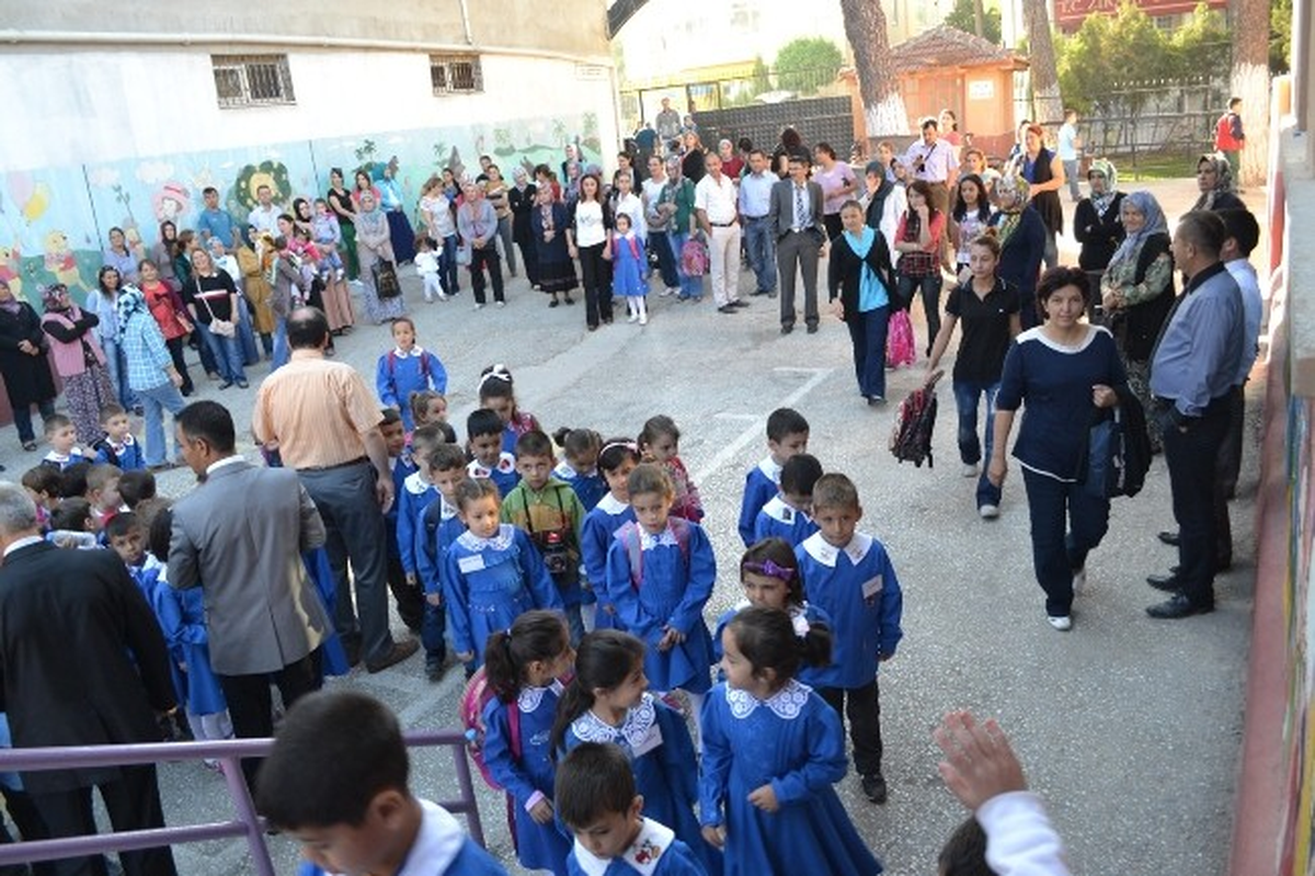 Kula\'da Okul Zili Çaldı