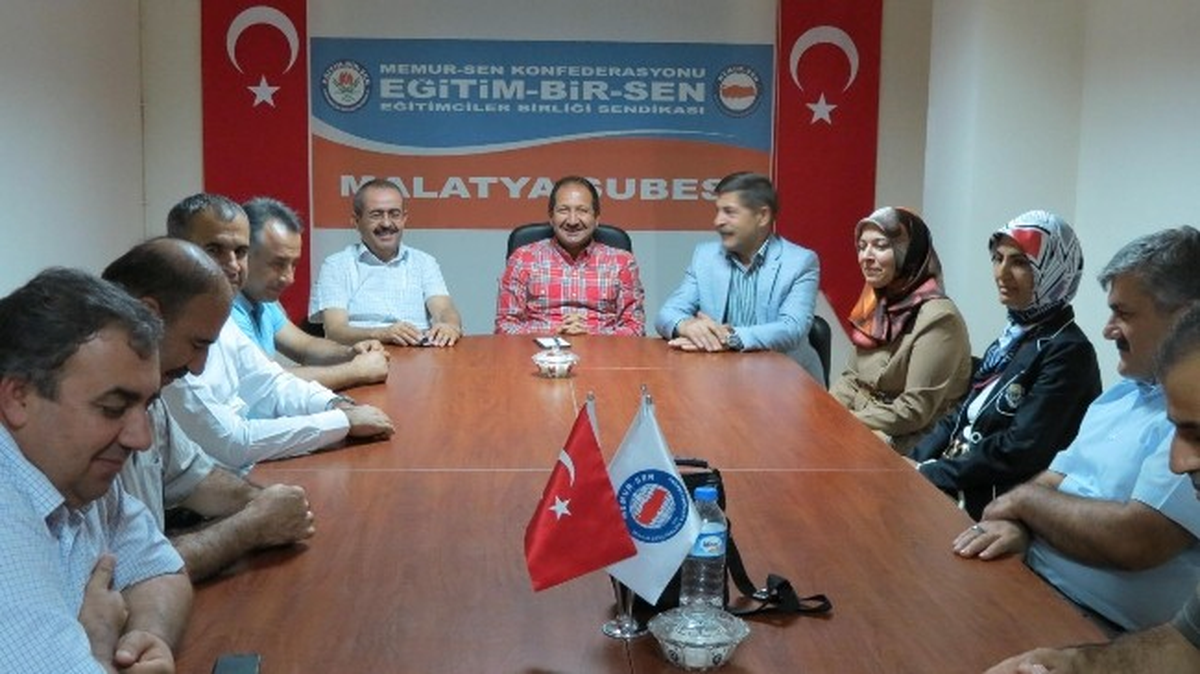 Milletvekili Öz\'den Eğitim-Bir-Sen\'e Ziyaret