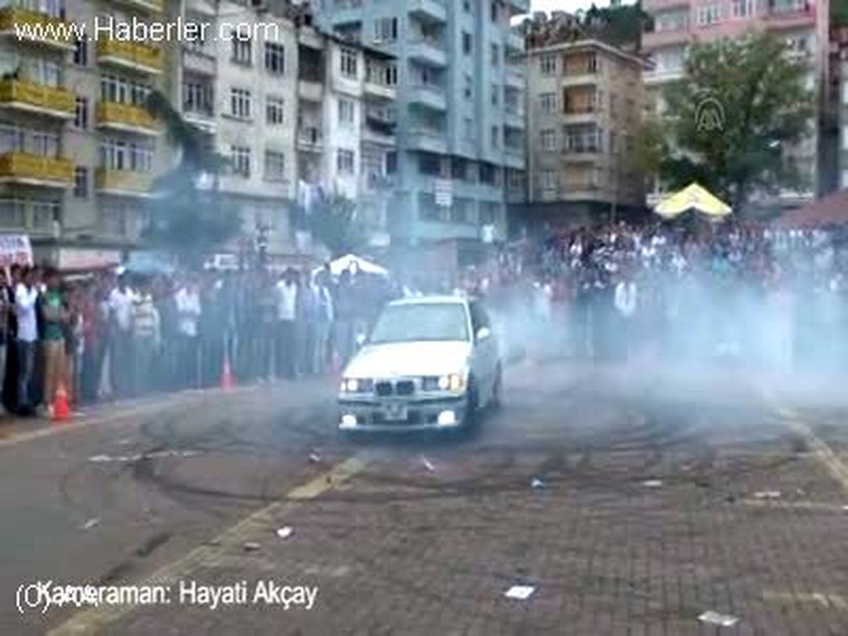 Modifiye araçların gösterisine yoğun ilgi