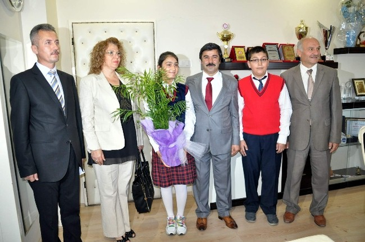 Öğrencilerden, Milli Eğitim Müdürü Özbek\'e Ziyaret
