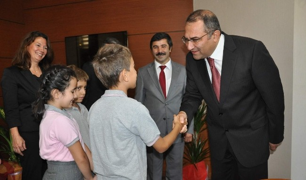 Öğrencilerden, Zonguldak Valisi Kaban\'a Ziyaret