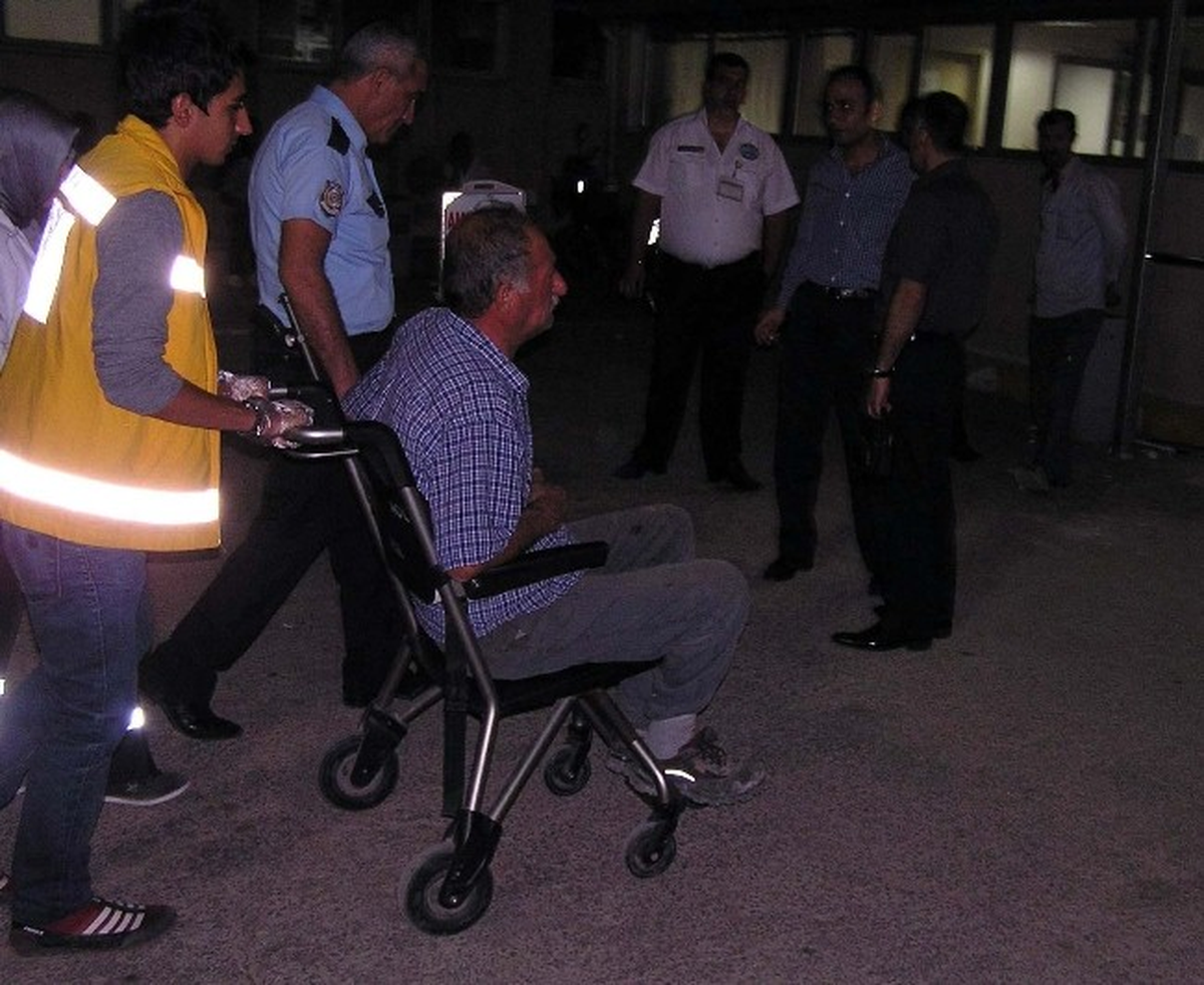 Otomobil Devrildi: 3 Yaralı