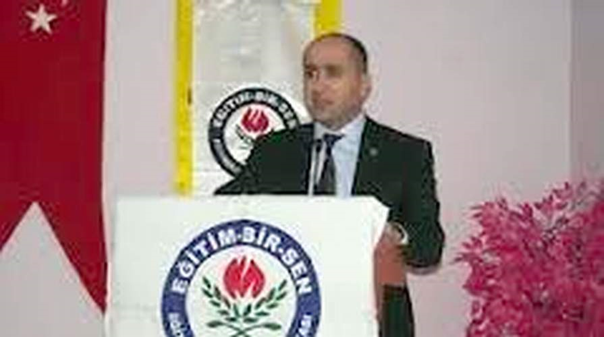 Siirt Eğitim-Bir-Sen Şube Başkanı Murat Şeker;