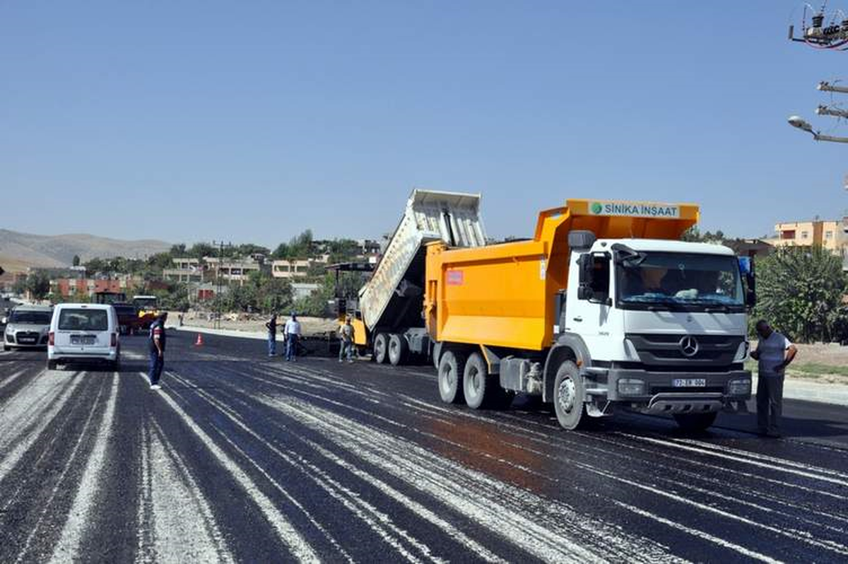 Siirt-Eruh Yolunda Asfaltlama Çalışması Yapıldı