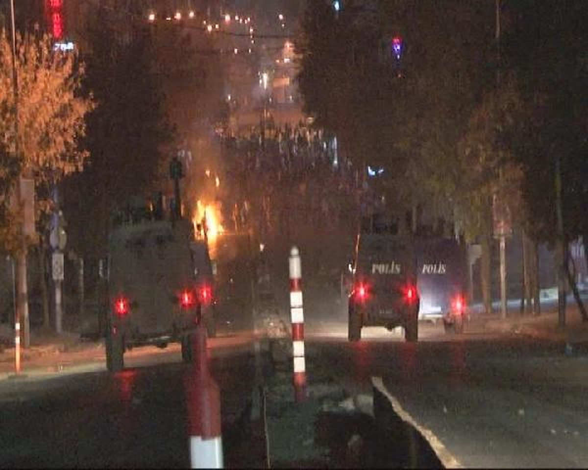 Sultangazi\'de Olaylı Gece