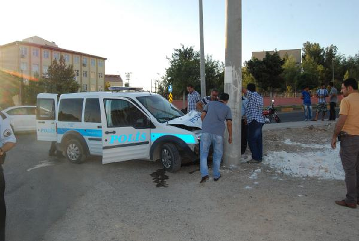 Şüpheli Kovalayan Polisler Kaza Yaptı