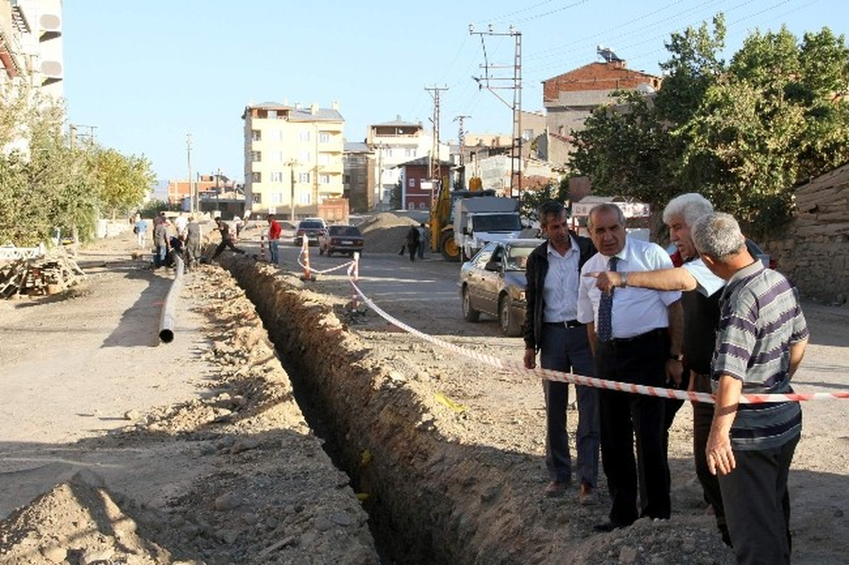Suşehri\'nde İçme Suyu Şebeke Hattında Yenileme Çalışmaları
