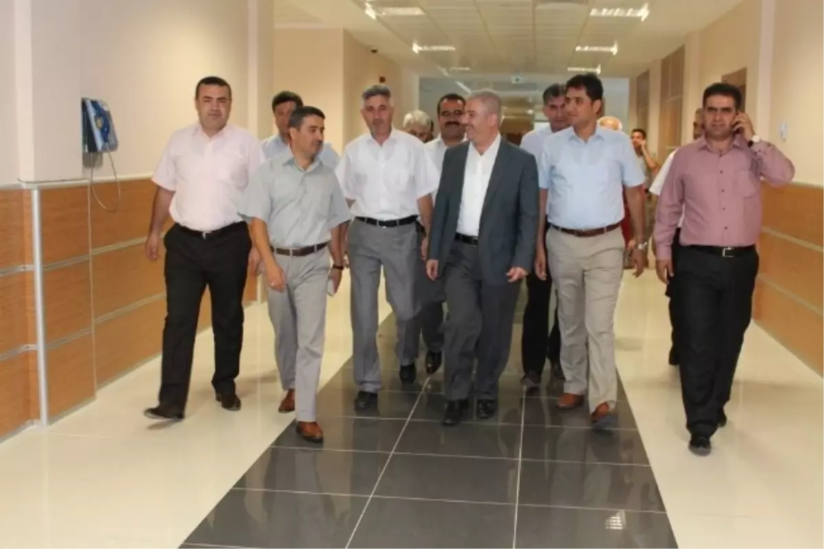 Yetiş, Defterdarlık ile Adliye Binasını Gezdi