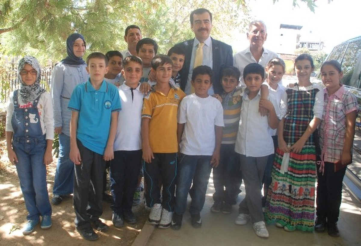 Ak Partili Erdem\'den İmam Hatip Ortaokulu\'na İlköğretim Haftası Ziyareti